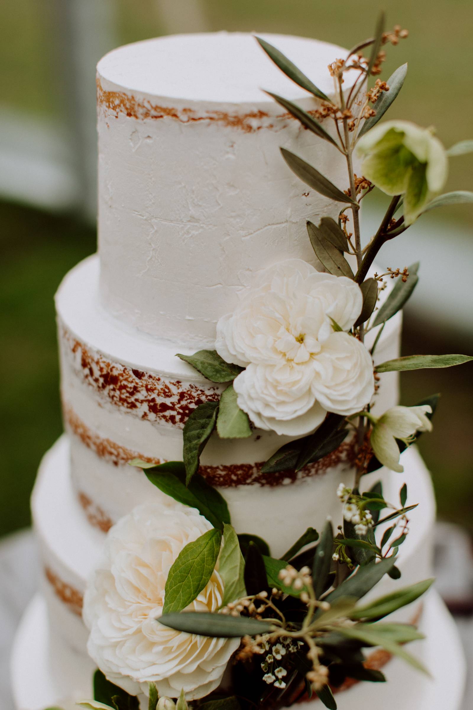 Melody Jacob: Beautiful floral cake designs by Ohcakes Winnie.