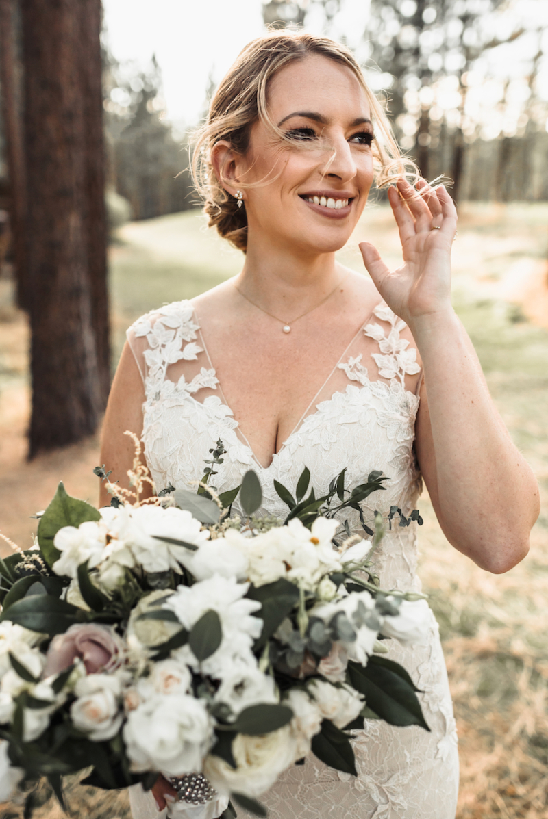 This Classic & Moody Lost Sierra Wedding Proves the Iconic Color ...