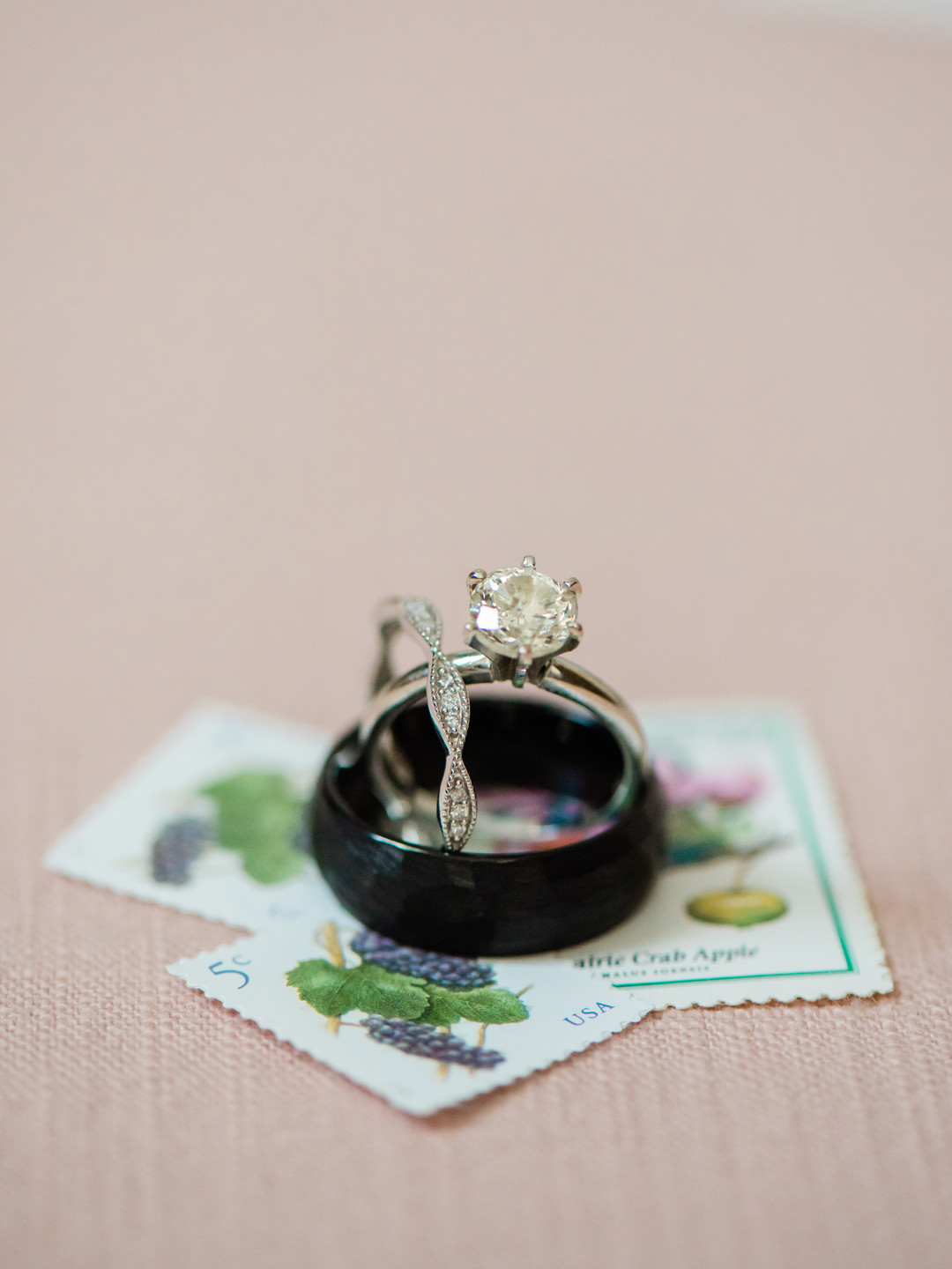 a vintage setting engagement ring and wedding band