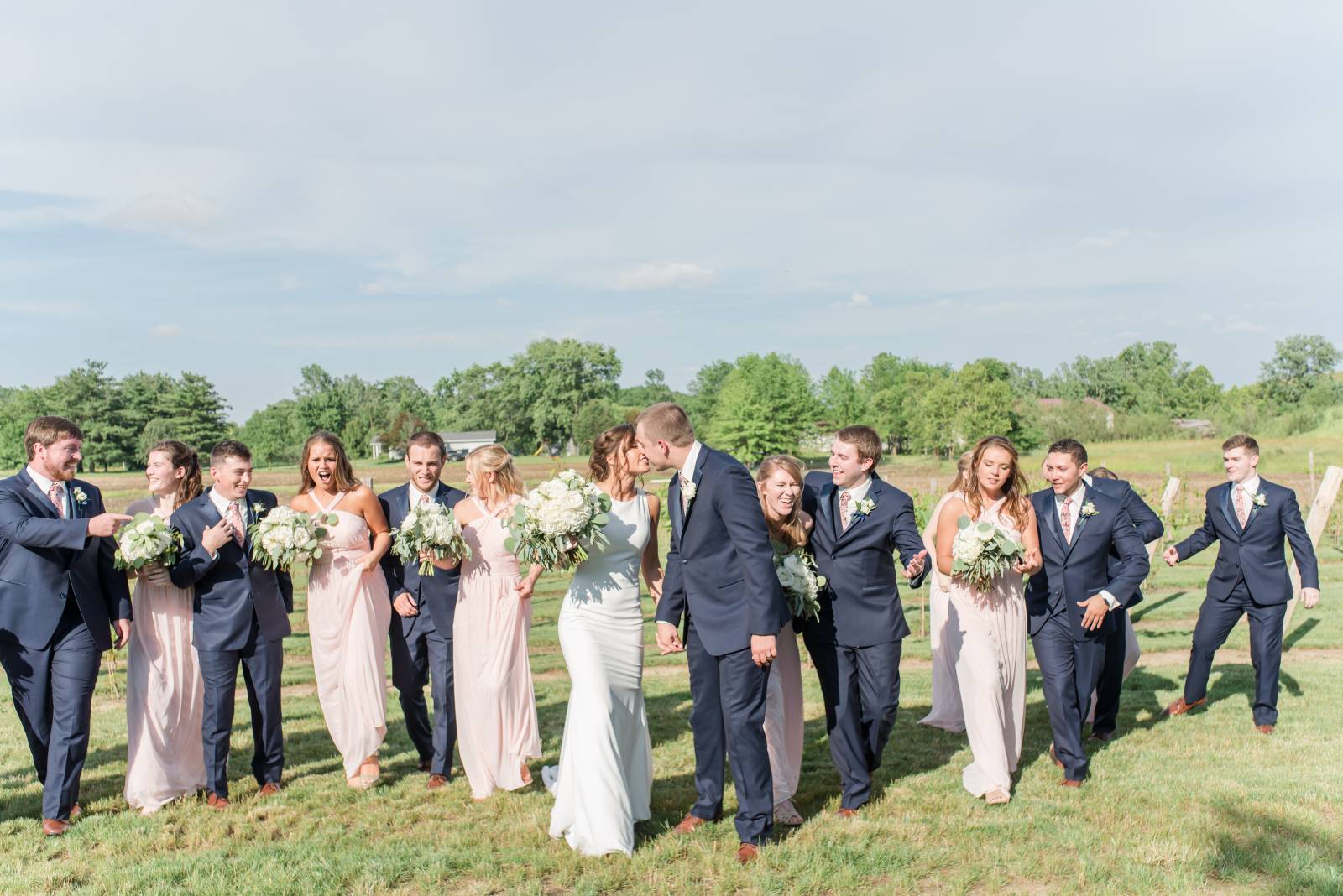 Outdoor wedding party photos